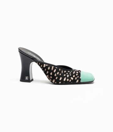 Patterned Contrast Mule Sandals